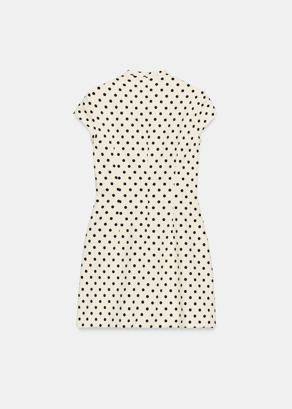 Robe Nelly